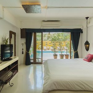 Sleeping Cat Room
