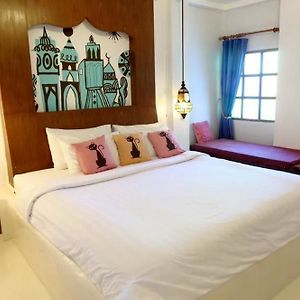 Zimmer mit Kingsize-Bett